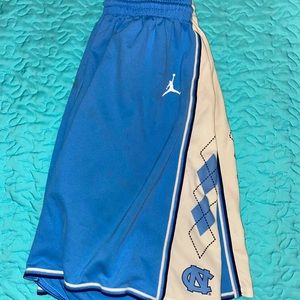 UNC JORDAN BASKETBALL SHORTS